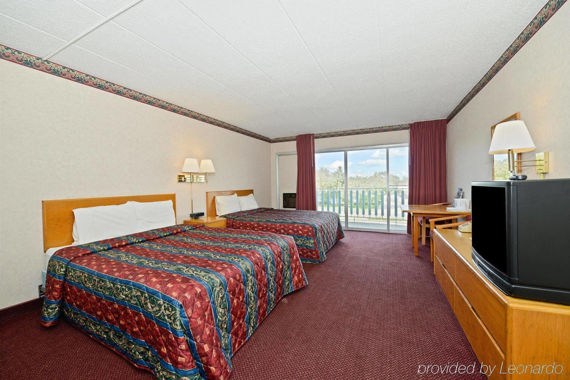 Howard Johnson By Wyndham Saint Joseph Benton Harbor Facilities photo